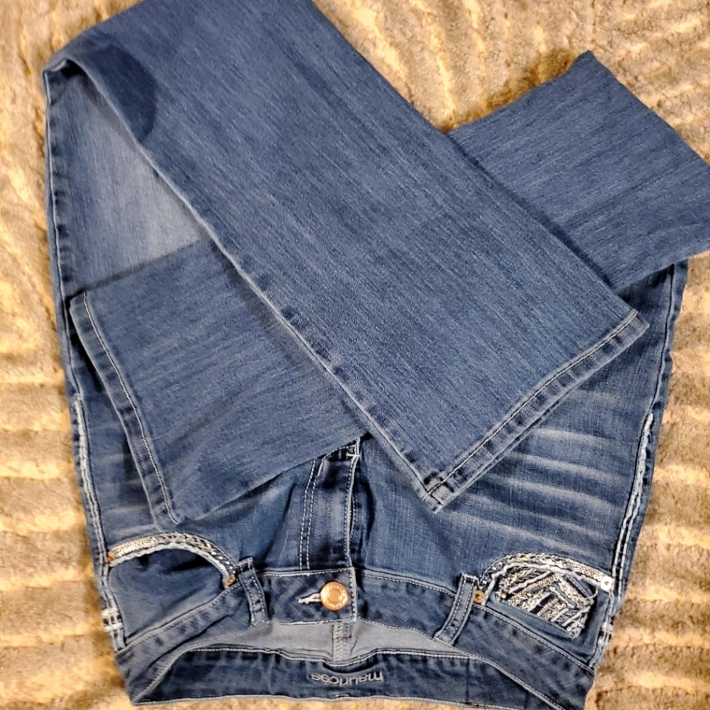 Maurices jeans size 6 short